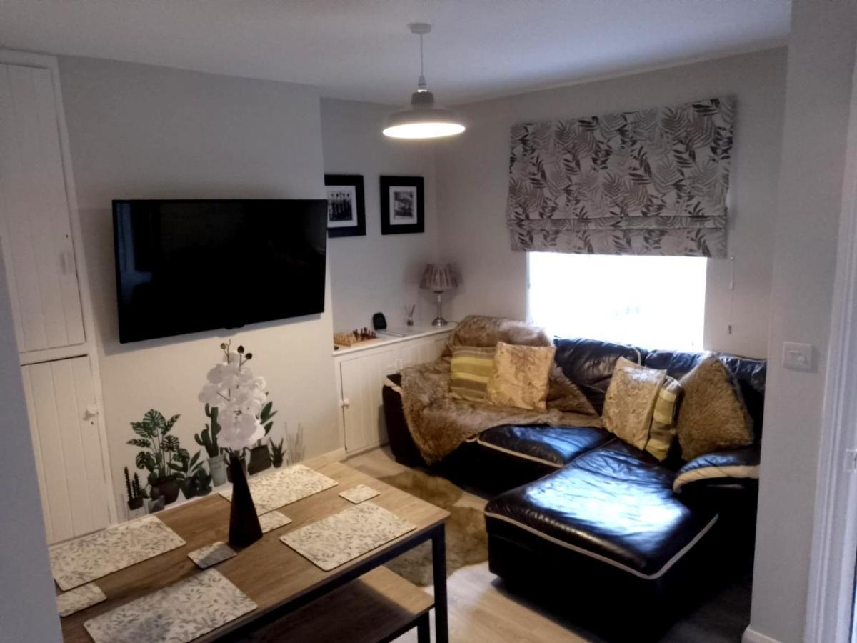 Maire Toireasa - Cosy Refurbished Property In The Gaeltacht Quarter Белфаст Екстер'єр фото